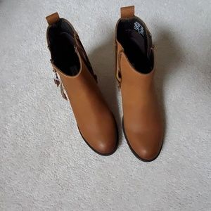 NWT Steve Madden Wantagh Cognac Ankle Bootie 8.5